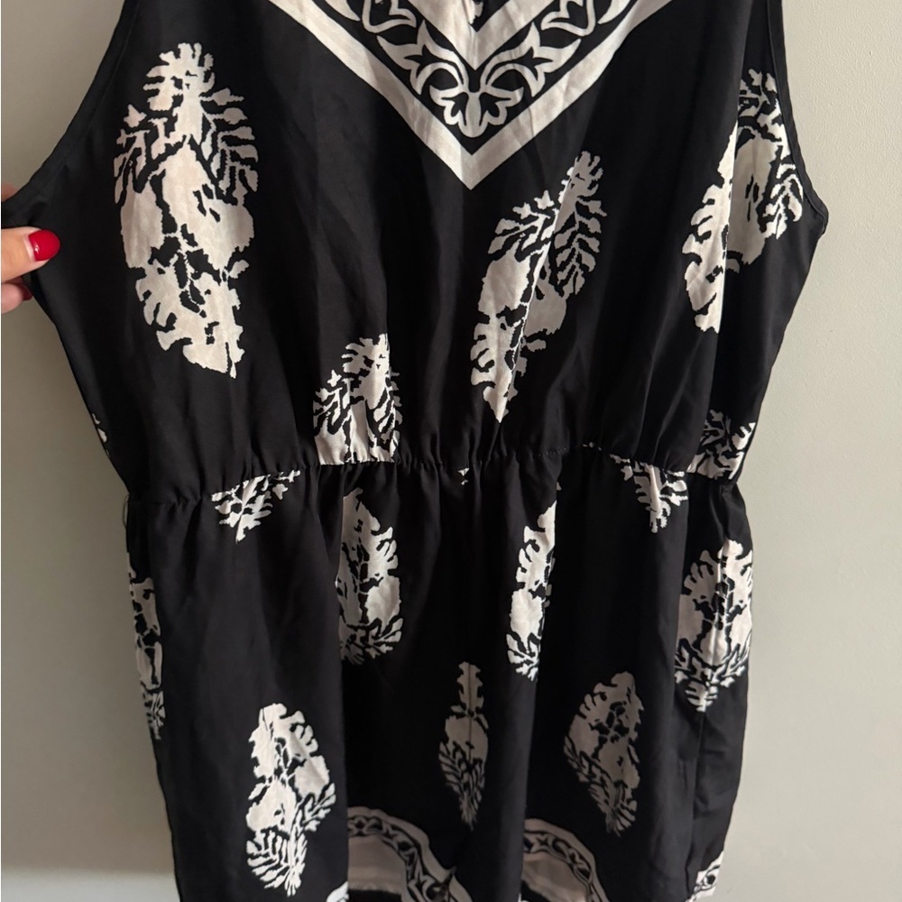CUPSHE black and white chic feather boho patterned beach romper - Picture 2 of 6